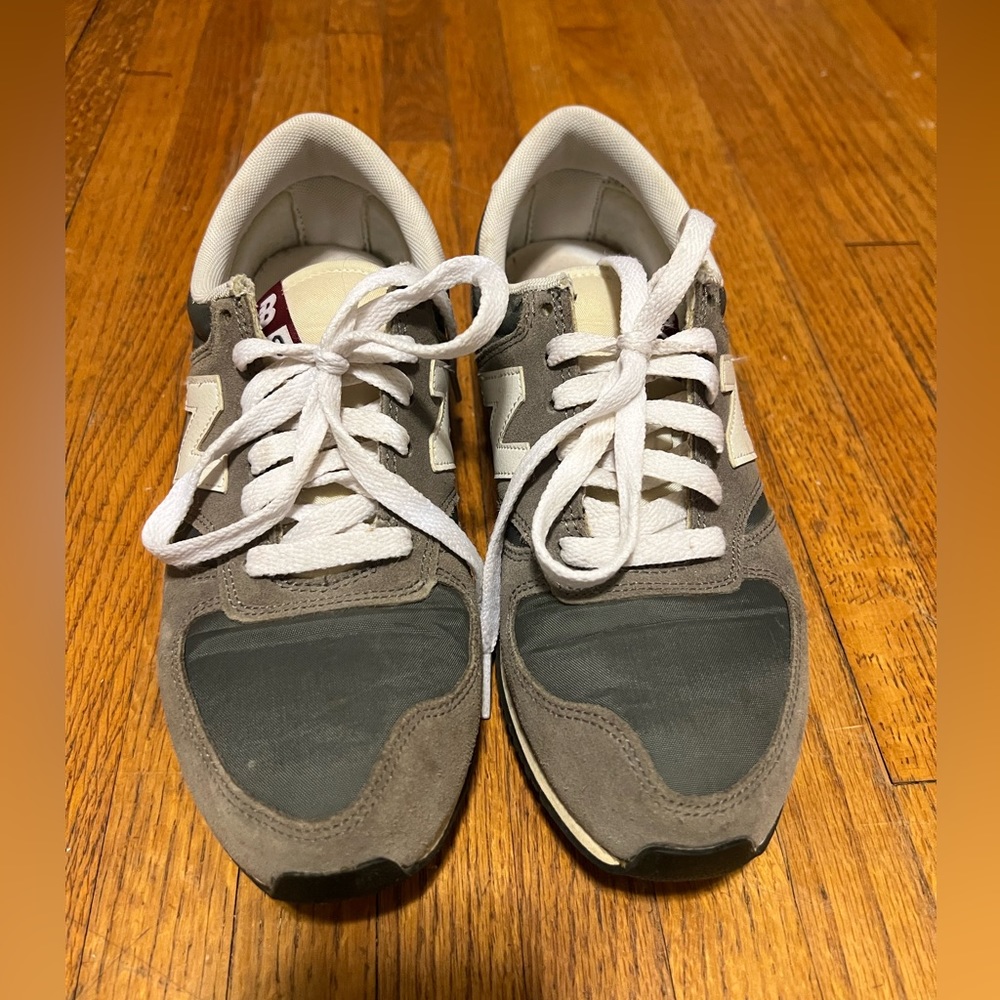 New Balance 420, gray and white, size 7
